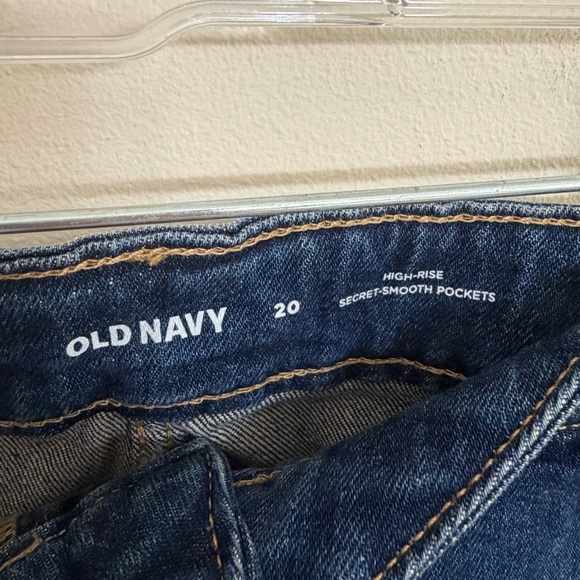 Old Navy High-Rise Denim Skirt - Picture 3 of 4